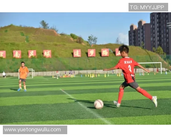 足球明星贴纸墙画创意设计分享让你的房间焕发活力与激情 足球明星贴纸墙画创意设计分享让你的房间焕发活力与激情