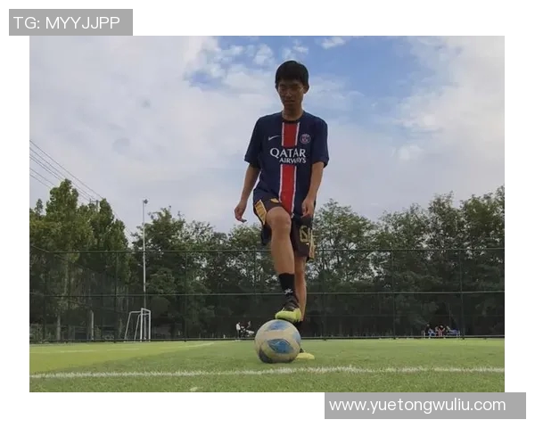 足球明星脚背停球技巧详解与实用图解解析 足球明星脚背停球技巧详解与实用图解解析