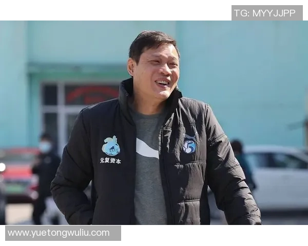 中国足球明星西装风采展现时尚魅力与运动精神的完美结合 中国足球明星西装风采展现时尚魅力与运动精神的完美结合